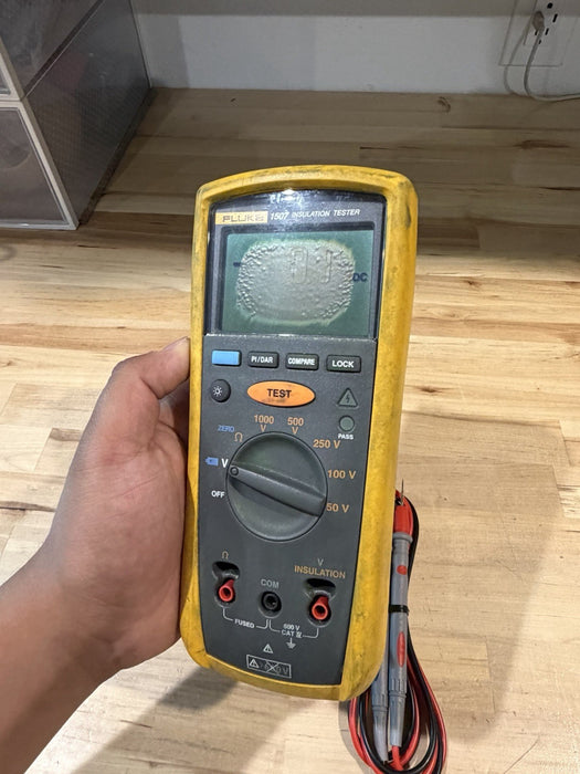 FLUKE 1507 INSULATION MULTIMETER W/ LEADS & CLIPS - SHIP FAST