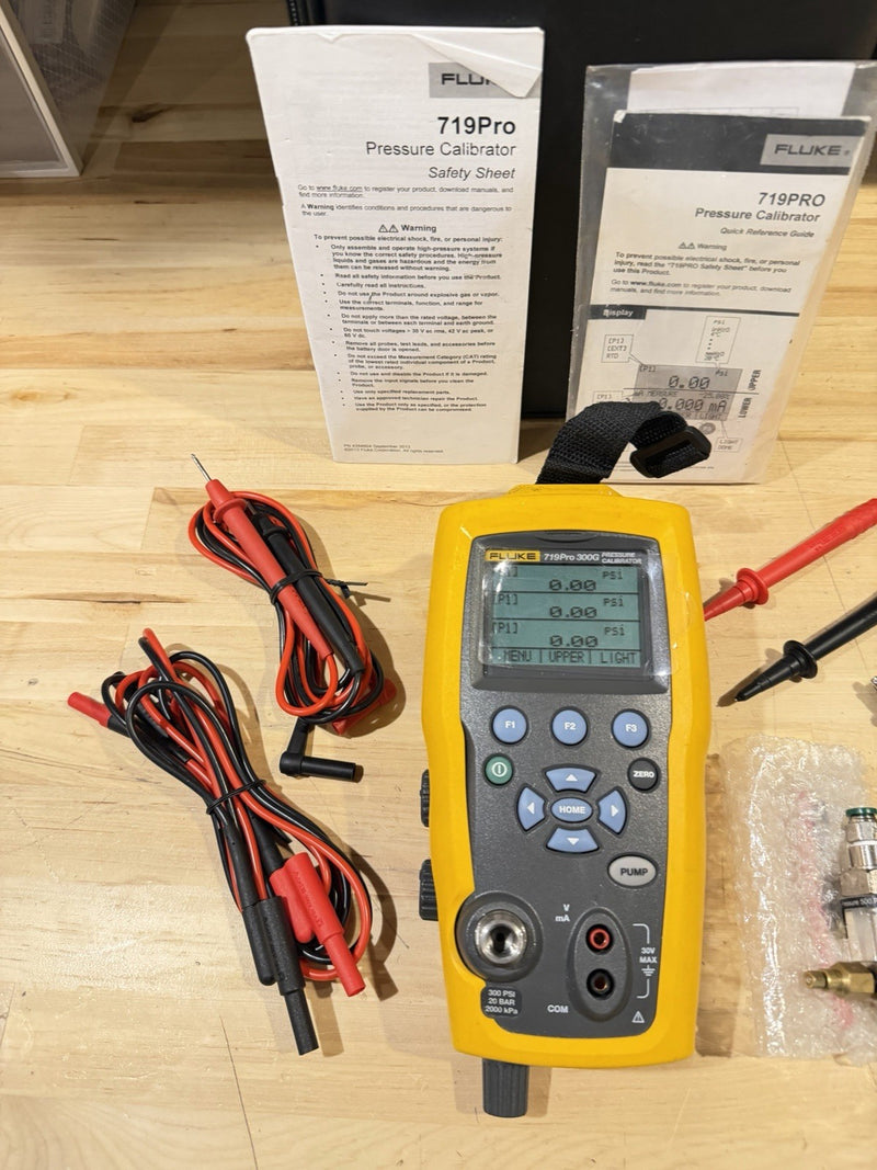FLUKE 719 PRO 300G ELECTRIC PRESSURE CALIBRATOR W/ ACCESSORIES (SHIPS FREE)