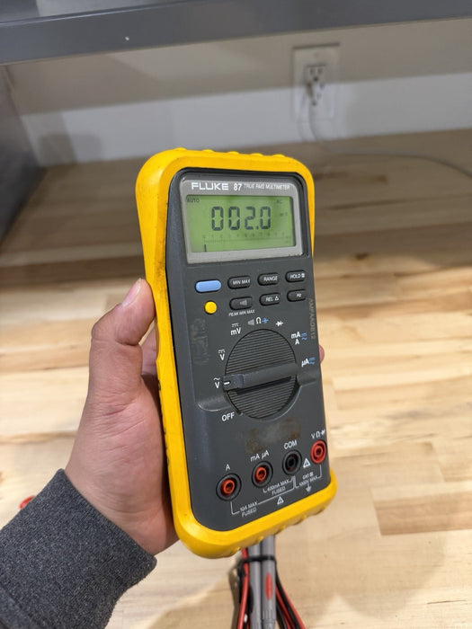 FLUKE 87 TRUE RMS MULTIMETER W/LEADS & CLIPS - SHIPS FAST