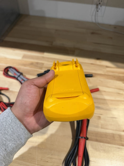 FLUKE 1507 INSULATION MULTIMETER W/ LEADS & CLIPS - SHIPS FAST
