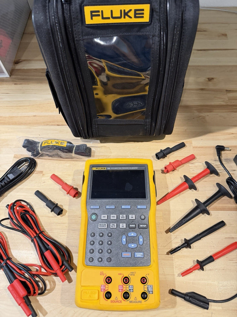 FLUKE 753 DOCUMENTING PROCESS CALIBRATOR WITH ACCESSORIES CALIBRATED 2025
