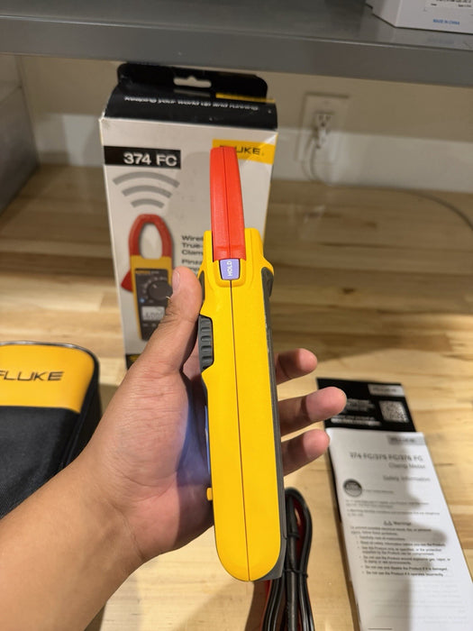 FLUKE 374 FC TRMS CLAMP METER WITH LEADS & CLIPS TESTED