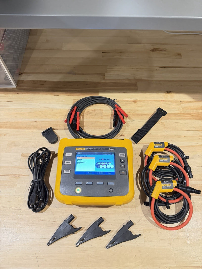 FLUKE 3540 FC 3-PHASE POWER MONITOR W/ ACCESSORIES (TESTED) FREE SHIPPING