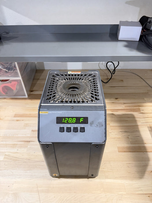 FLUKE 9150 PORTABLE FURNACE WITH CHARGER TESTED