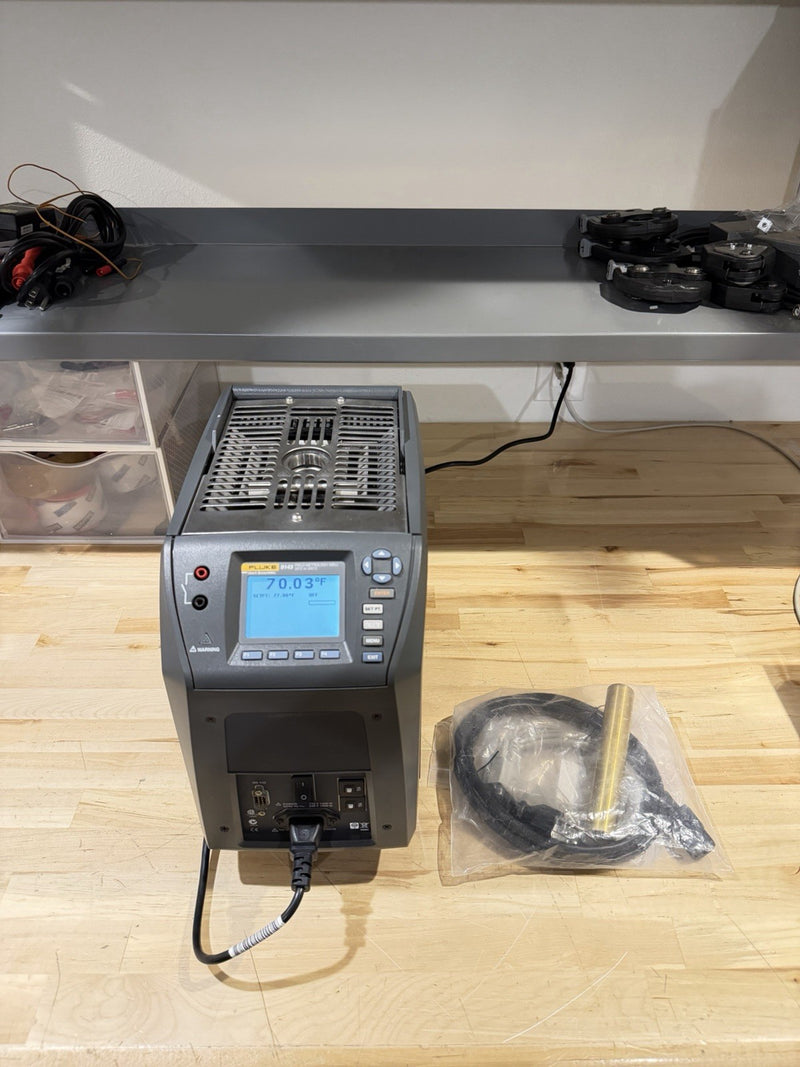 FLUKE 9143 FIELD METROLOGY WELL +33C TOA 350 C DRY BLOCK /TESTED SHIPS FREE