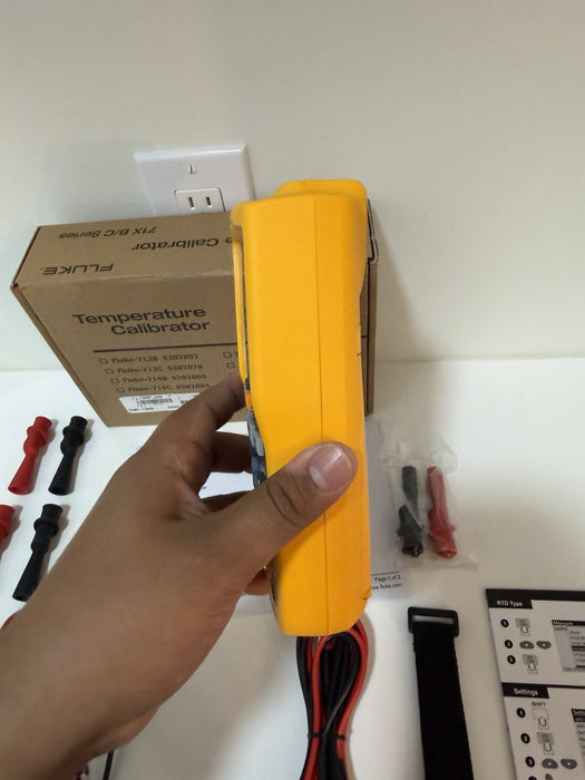 FLUKE 712B RTD CALIBRATOR MFD 2025 CALIBRATED 2025