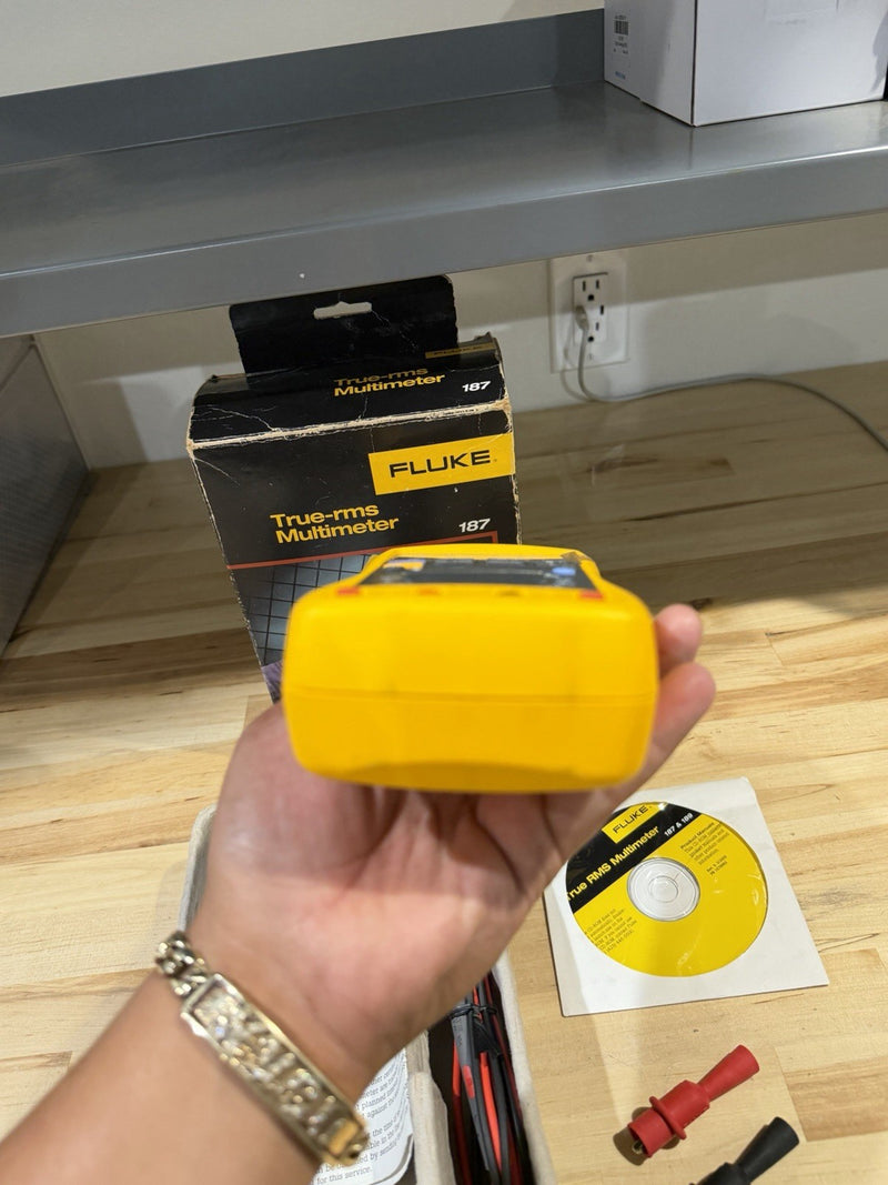 FLUKE 187 TRUE RMS MULTIMETER WITH LEADS & CLIPS TESTED RARE