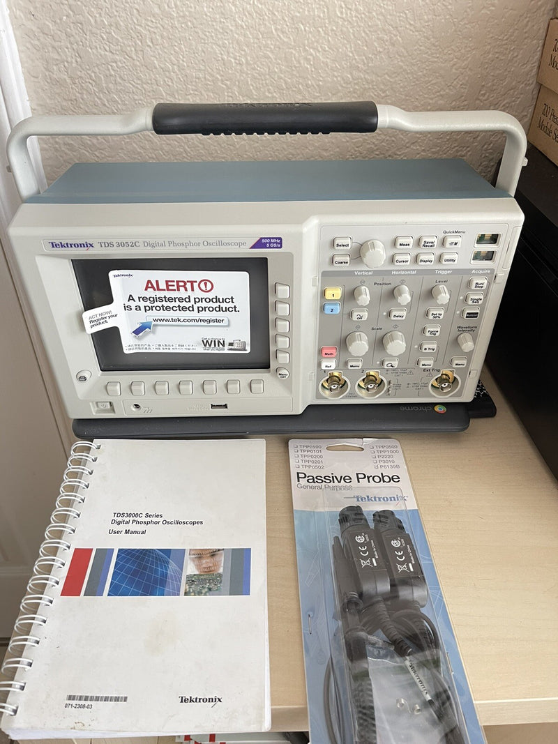 TEKTRONIX TDS 3052C DIGITAL PHOSPHOR OSCILLOSCOPE 500MHZ 2CH