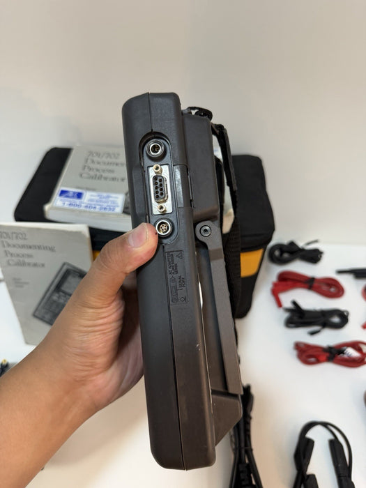 FLUKE 702 DOCUMENTING PROCESS CALIBRATOR WITH ACCESSORIES TESTED