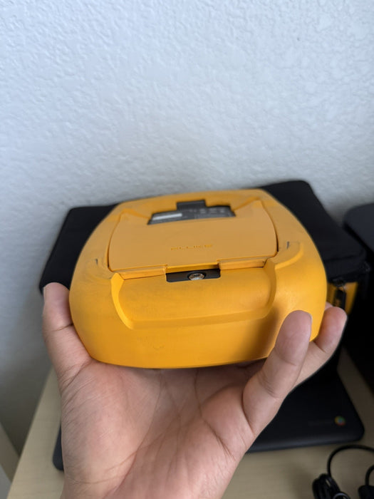 FLUKE 830 LASER ALIGNMENT TOOL WITH BAG & CHARGER INCLUDED