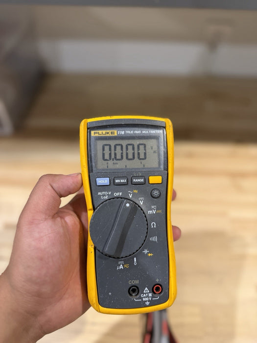 FLUKE 116 TRUS-RMS MULTIMETER / LEADS - SHIPS FAST (TESTED)