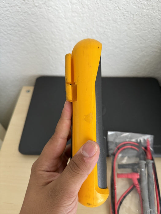 FLUKE 87 TRUE RMS MULTIMETER WITH LEADS
