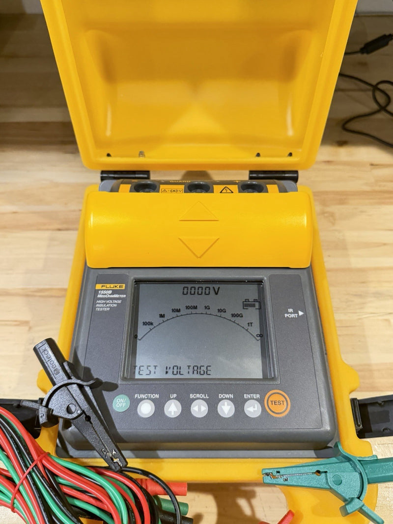 FLUKE 1550B MEGOHMMETER HIGH VOLTAGE INSULATION TESTER W/ LEADS - TESTED