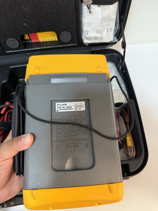 FLUKE 199C 200MHZ 2.5GS/S SCOPEMETER COLOR ACCESSORIES NEW