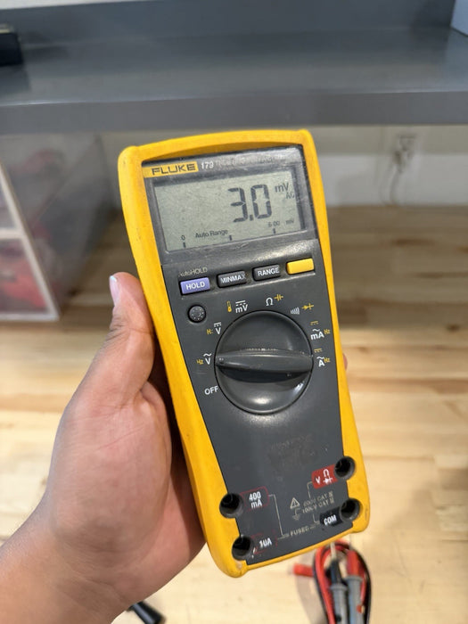 FLUKE 179 MULTIMETER WITH LEADS & CLIPS