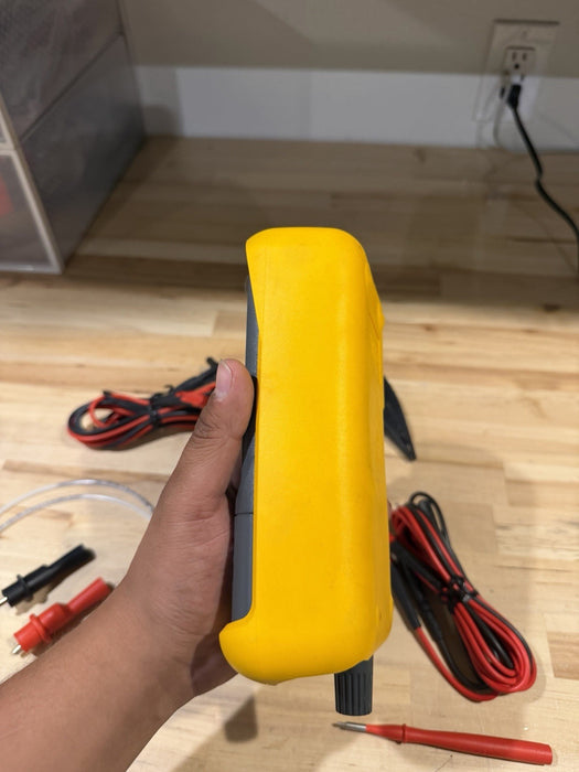FLUKE 719 100G PRESSURE CALIBRATOR W/ LEADS & EXTRAS (TESTED) PERFECT CONDITION