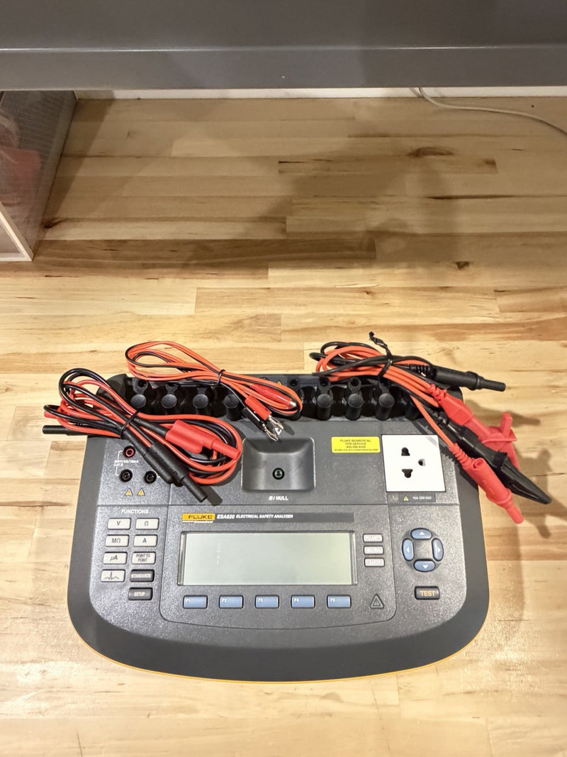 FLUKE ESA620 230V BIOMEDICAL ELECTRICAL SAFETY ANALYZER WITH LEADS & CHARGER