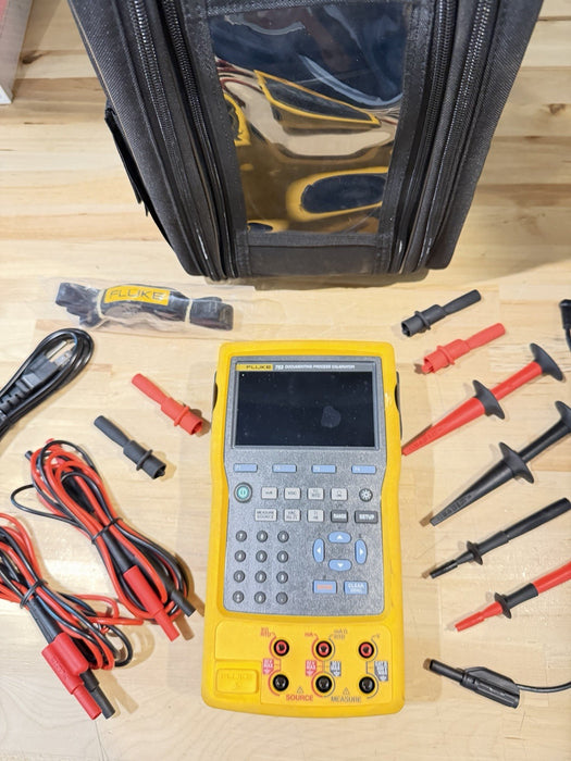 FLUKE 753 DOCUMENTING PROCESS CALIBRATOR WITH ACCESSORIES CALIBRATED 2025