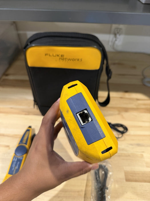 FLUKE NETWORKS LIQ-100 LINKIQ KIT CABLE & NETWORK TESTER W ACCESSORIES