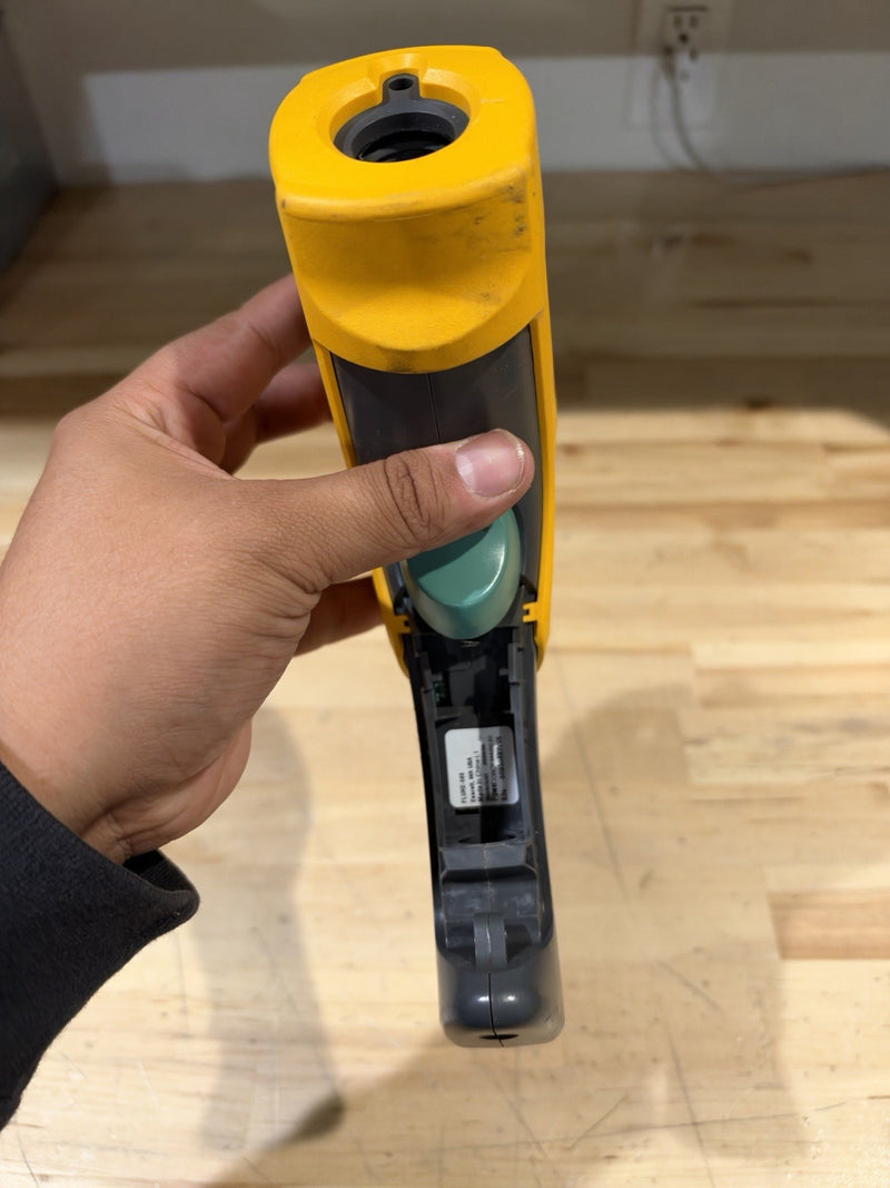 FLUKE 568 IR THERMOMETER W/ CASE (TESTED) SHIPS FAST (PARTS ONLY)