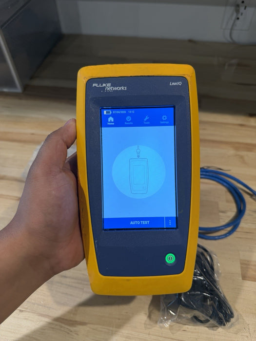 FLUKE NETWORKS LIQ-100 LINKIQ CABLE & NETWORK TESTER W ACCESSORIES