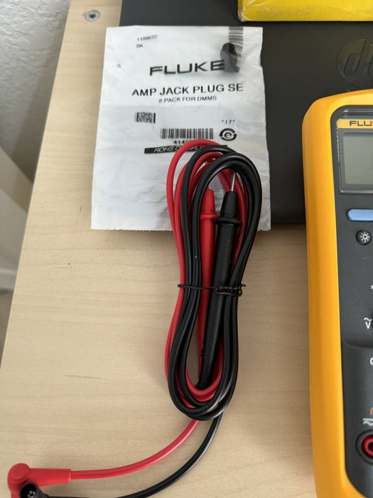 FLUKE 787 PROCESSMETER WITH BOX MANUALS & LEADS