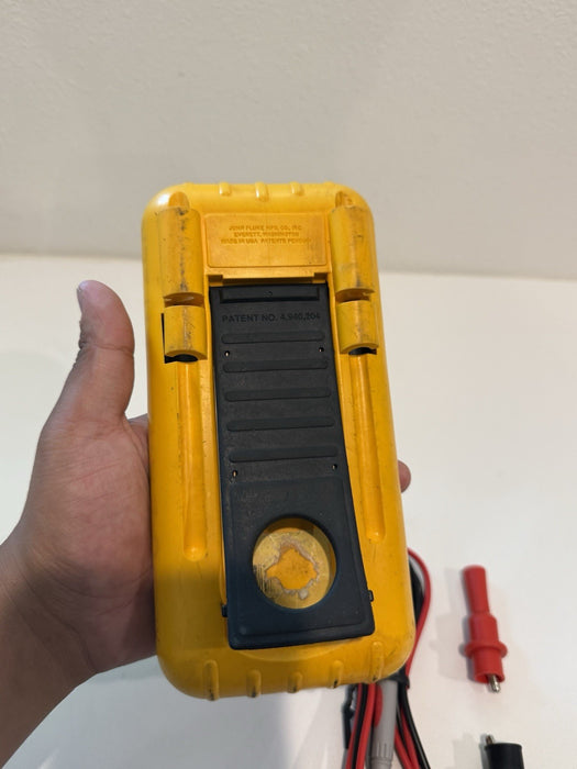FLUKE 87 III TRUE RMS MULTIMETER WITH LEADS & CLIPS CALIBRATED 2027
