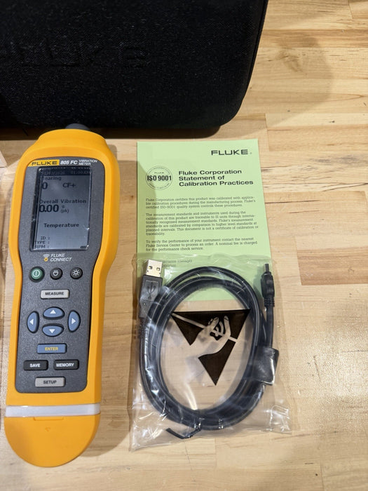 FLUKE 805 FC VIBRATION METER W / ACCESSORIES (NEW FACTORY SEALED) SHIPS FAST