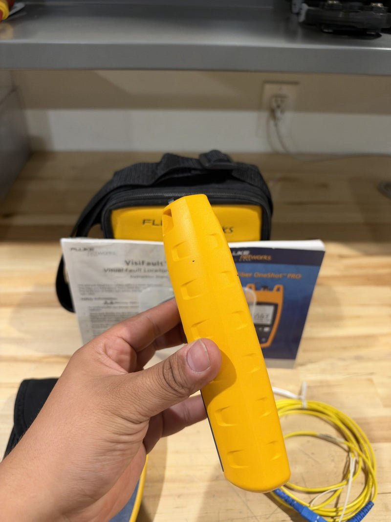 FLUKE NETWORKS FIBER ONESHOT PRO W/ VISUAL FAULT LOCATOR (TESTED)