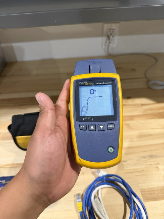 FLUKE NETWORKS MICROSCANNER 2 W/ BAG & MANUAL / SHIPS FAST