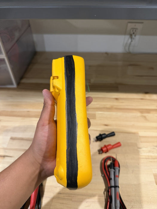 FLUKE 1503 INSULATION TESTER W/ ACCESSORIES & CLIPS - SHIPS FAST