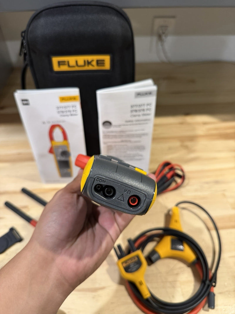 FLUKE 377 FC NON-CONTACT VOLTAGE CLAMP METER SHIPS FAST