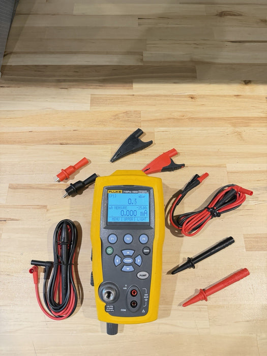 FLUKE 719 PRO 150G ELECTRIC PRESSURE CALIBRATOR W/ ACCESSORIES (SHIPS FREE)