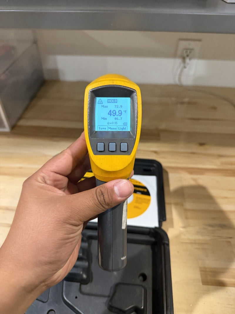 FLUKE 568 IR THERMOMETER WITH CASE TESTED