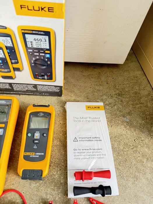 Fluke V3003 FC KIT FC Wireless Kit With DMM, AC+DC Voltage Modules - NEW