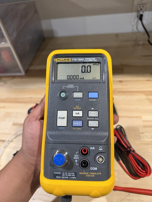 FLUKE 719 100G PRESSURE CALIBRATOR W/ LEADS & EXTRAS (TESTED) PERFECT CONDITION