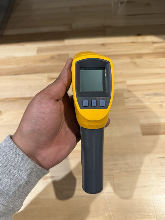FLUKE 568 IR THERMOMETER (PARTS ONLY) FOR PARTS - SHIPS FAST