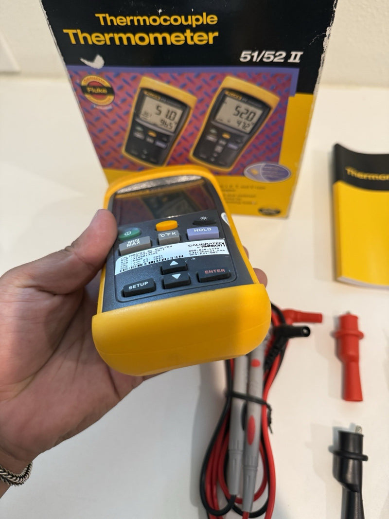 FLUKEE 51 II THERMOCOUPLE THERMOMETER WITH PROBE & LEADS TESTED