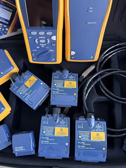 FLUKE NETWORKS DTX-1800 CABLE ANALYZER W/DTX-SFM2 DTX-MFM2 DTX-PLA002 (TESTED)