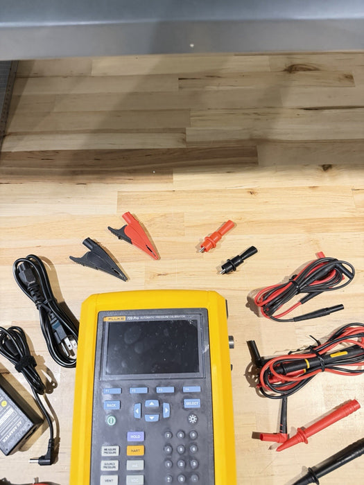 FLUKE 729PRO AUTOMATIC PRESSURE CALIBRATOR W/ ACCESSORIES (TESTED) SHIPS FREE