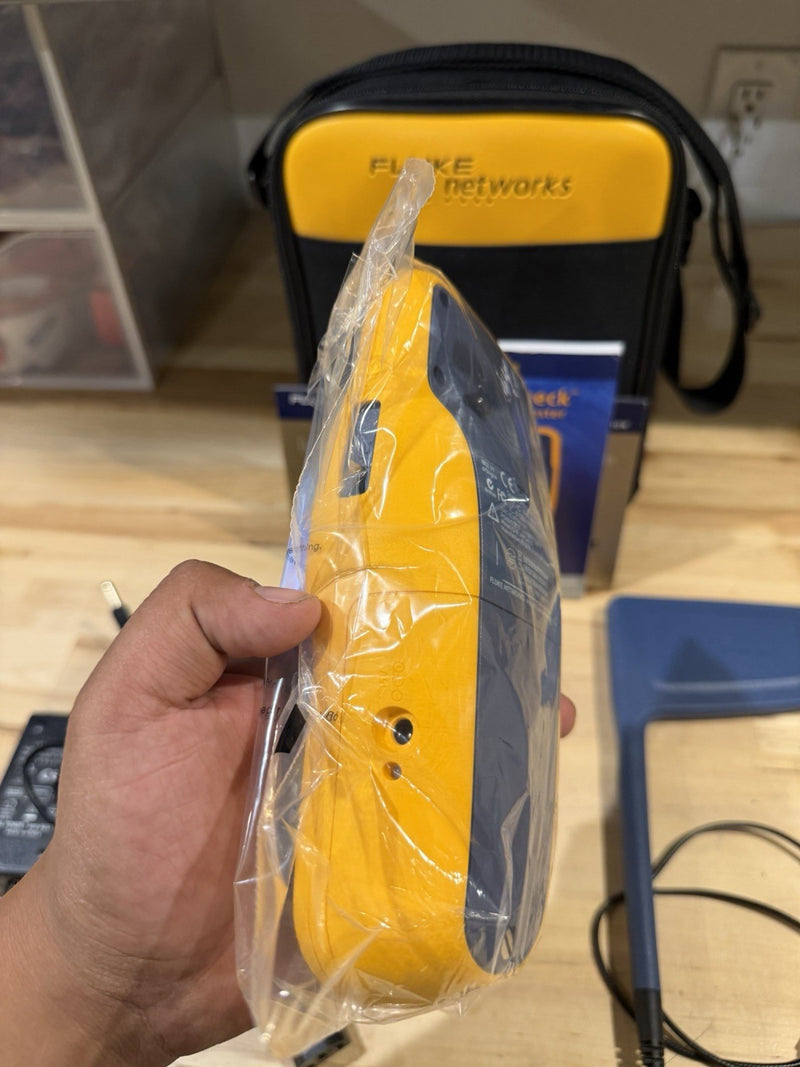 FLUKE NETWORKS AIRCHECK WIFI TESTER WITH ANTENNA & ACCESSORIES RARE