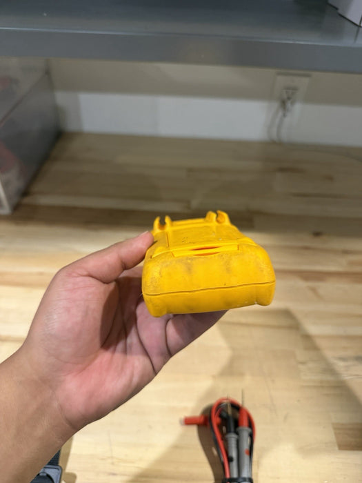 FLUKE 179 MULTIMETER WITH LEADS & CLIPS