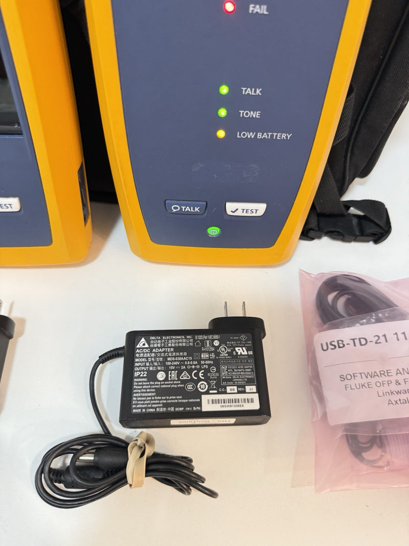 FLUKE NETWORKS VERSIV MAINFRAME & REMOTE WITH BAG & ACCESSORIES