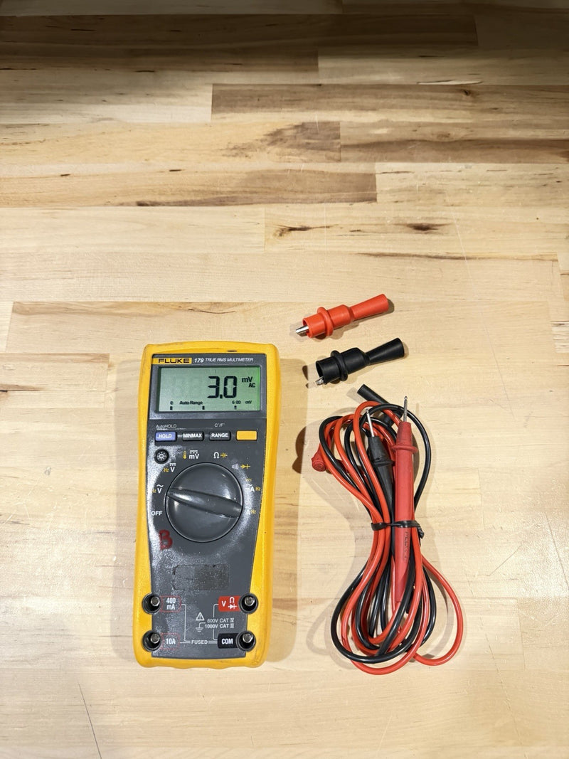 FLUKE 179 MULTIMETER WITH LEADS & CLIPS