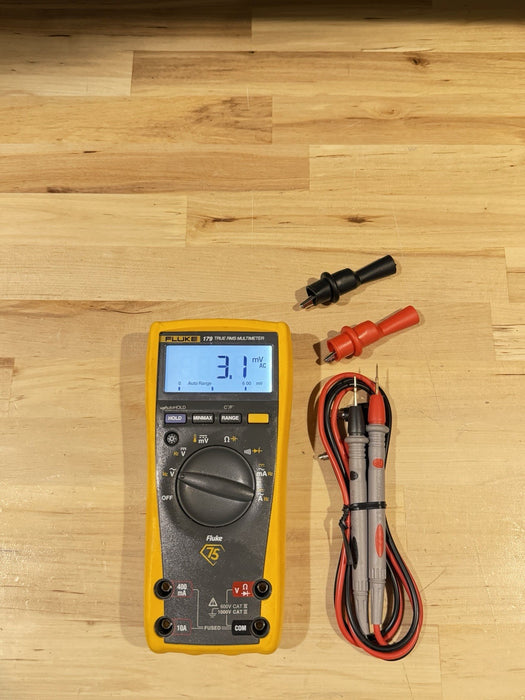 FLUKE 179 MULTIMETER W/ LEADS & CLIPS (SHIPS FAST)