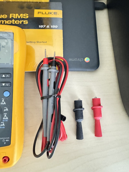 FLUKE  187 TRUE RMS MULTI METER W/LEADS & CALIBRATION CERTIFICATE- FREE SHIPPING