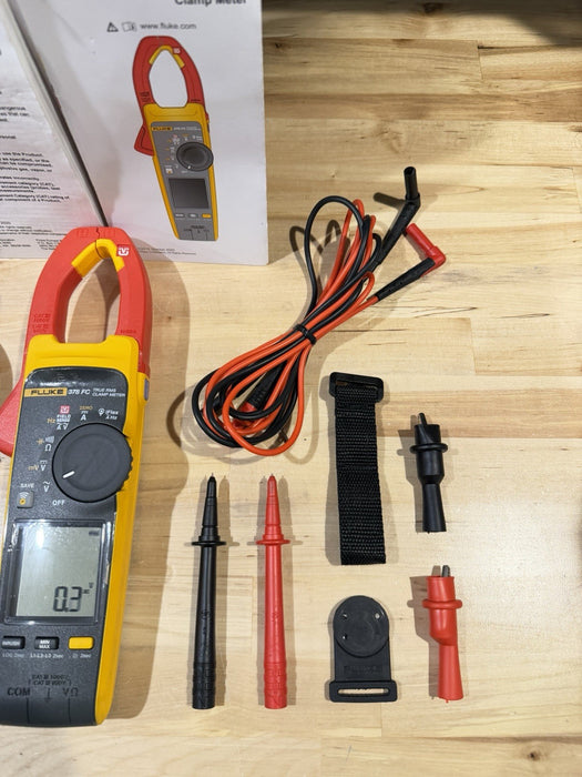 FLUKE 378 FC NON-CONTACR VOLTAGE CLAMP METER W/ LEADS & CASE - SHIPS FAST