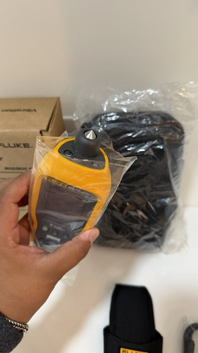 FLUKE 805 FC VIBRATION METER W / ACCESSORIES (NEW FACTORY SEALED) SHIPS FAST