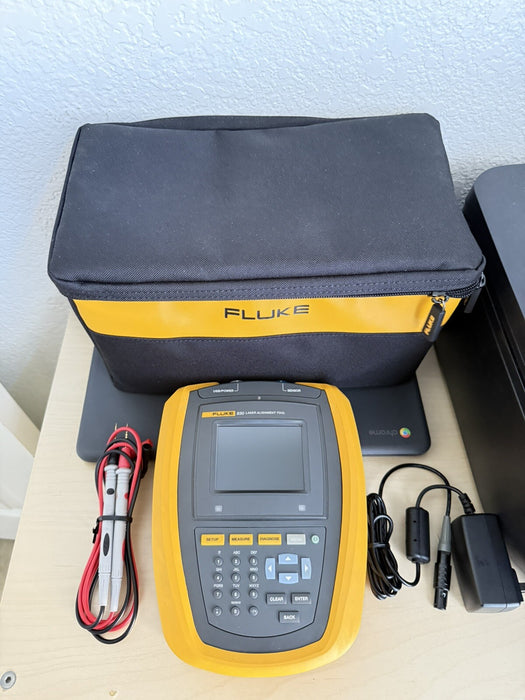 FLUKE 830 LASER ALIGNMENT TOOL WITH BAG & CHARGER INCLUDED