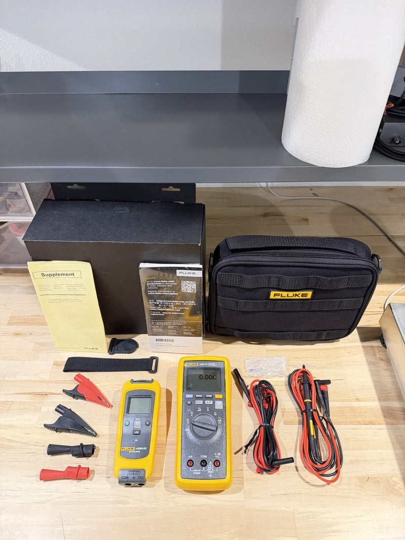 FLUKE 3000 FC TRUE RMS MULTIMETER & FLUKE A3000 FC CURRENT CLAMP KIT